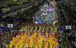 L'école de samba de Viradouro défile dans le Sambodrome lors du carnaval de Rio de Janeiro, le 23 février 2020