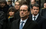 François Hollande et Manuel Valls devant le Comptoir Voltaire lors des commémorations des attaques jihadistes le 13 novembre 2016 à Paris