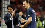 Le président du PSG Nasser Al-Khelaïfi et son attaquant vedette Zlatan Ibrahimovic, le 4 octobre 2015 au Parc des Princes