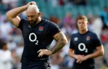 Le dépit de l'international anglais Joe Marler (g) après la défaite contre les Fidji, le 26 août 2023 à Twickenham   