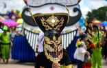 Défilé de masques lors du festival de Phi Ta Khon, ou "festival des fantômes", dans la province de Loei, le 24 juin 2023 dans le nord-est de la Thaïlande