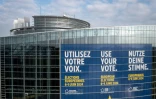 Une affiche géante annonce les élections européennes à venir, sur la façade du Parlement européen à Strasbourg, le 8 mai 2024