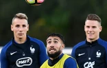Lucas Digne (g), Nabil Fekir (c) et Kevin Gameiro, lors d'une séance d'entraînement de l'équipe de France à Clairefontaine, le 4 octobre 2016