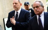 Le producteur déchu Harvey Weinstein et son avocat Ben Brafman (d) arrivent au tribunal de Manhattan, le 5 juin 2018 à New York