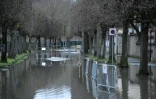 Une rue inondée de Poissy, dans les Yvelines, le 29 janvier 2018