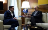 Le premier ministre grec Alexis Tsipras et le commissaire européen aux Affaires économiques Pierre Moscovici, le 8 février 2018 à Athènes