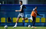 Le défenseur des Bleus Raphaël Vatrane lors d'une séance d'entraînement à Istra, le 18 juin 2018  