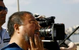 Artiste polyvalent, peintre, sculpteur et plasticien, Ai Weiwei réalise un documentaire sur les réfugiés, "un grand film qui sera distribué mondialement"