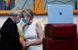 Linda Delk et Ardell Hoveskeland se marient Ă Alexandria, le 28 mai 2020 en Virginie