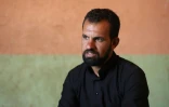 Walid Khdeir, qui a quitté les marais avec sa femme et ses enfants, lors d'une interview, le 23 juin 2023 à Chibayich, dans le sud de l'Irak