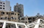 Vue des destructions causées après des tirs de missiles iraniens dans la ville côtière de Bat Yam, au sud de Tel-Aviv, le 15 juin 2025