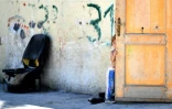 Une fillette au "River village", un camp de Roms aux environs de Rome, le 19 juin 2018 en Italie