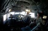 Cabine de pilotage d'un Transall C-160 humanitaire allemand à destination de l'Irak le 15 août 2014