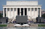 Préparatifs sur le Lincoln Memorial de Washington le 3 juillet 2019, où le président américain Donald Trump prononcera un discours à l'occasion de la fête nationale du 4 juillet