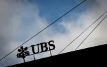 La banque suisse UBS s'est vu infliger une amende record de 3,7 milliards d'euros en 2019 pour avoir démarché, entre 2004 et 2012, des contribuables français afin qu'ils placent leur fortune à l'abri du fisc en Suisse