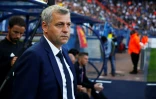 L'entraîneur de l'OL Bruno Genesio suit le match face à Caen au stade Michel-d'Ornano, le 15 septembre 2018