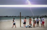Un éclair dans le ciel au-dessus de La Baule, en Loire-Atlantique, le 25 juin 2025