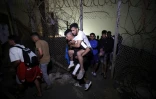 Des migrants regagnent Fnideq, la ville marocaine qui jouxte l'enclave espagnole de Ceuta où des milliers de candidats marocains à l'émigration avaient afflué ces derniers jours, le 1er août 2026
le 1er août 2026 à