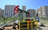 un puits de pétrole à Bakou, le 23 juillet 2024 en Azerbaïdjan