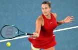 La joueuse de tennis bélarusse Aryna Sabalenka lors de sa victoire contre l'Américaine Amanda Anisimova à l'Open d'Australie de Melbourne, le 21 janvier 2024