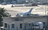L'avion qui devait  transporter Brahim Aouissaoui vers Paris, le 6 novembre 2020, à l'aéroport de Nice.