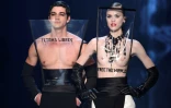 "Tétons libres", parmi les créations de Jean-Paul Gaultier présentées lors d'un défilé automne/hiver 2018/2019 à Paris le 4 juillet 2018