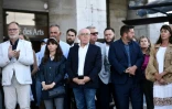 Le maire de Bayonne, Jean-René Etchegaray, assiste au rassemblement en hommage à l'homme mortellement agressé fin juillet lors des fêtes de fêtes de la Ville, le 4 août 2023
