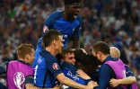 La joie des Français après le 2e but inscrit par Antoine Griezmann contre l'Allemagne en demi-finale de l'Euro, le 7 juillet 2016 à Marseille