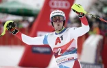 Daniel Yule célèbre sa victoire dans le slalom de Coupe du monde de Kitzbühel, en Autriche, le 26 janvier 2020