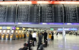 Des passagers dans l'aéroport de Francfort-sur-le-Main en Allemagne, le 10 avril 2018