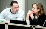 L'ex-infirmier Niels Högel, accusé d'une centaine de meurtres de patients, et son avocate Me Ulrike Baumann, le 16 mai 2019 à Oldenburg, en Allemagne
