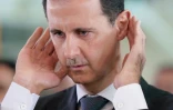 Le président syrien Bachar al-Assad en prière à la Grande Mosquée de Qara, dans la banlieue de Damas, sur une photo fournie par l'agence officielle SANA le 1er septembre 2017
