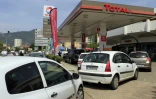 File d'attente à une station-service le 26 mai 2016 à Ajaccio
