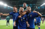 La joie du milieu de terrain italiend Jorginho, après avoir marqué son pénalty lors de la séance de tirs au but face à l'Espagne (1-1, 4-2 t.a.b.) en demi-finale de l'Euro 2020, le 6 juillet 2021 au stade de Wembley à Londres