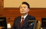 Le président sud-coréen Yoon Suk Yeol, le 13 février 2025 lors d'une audience de son procès en destitution à la Cour constitutionnelle, à Séoul