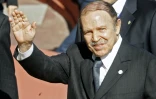 Le président démissionnaire algérien Abdelaziz Bouteflika, le 15 février 2007 lors d'un sommet France-Afrique à Cannes, dans le sud-est de la France