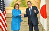La présidente de la Chambre des représentants américains Nancy Pelosi et le président de la Chambre des représentants japonais, Hiroyuki Hosoda, le 5 août 2022 à Tokyo