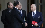 François Hollande et Bernard Cazeneuve à l'issue du conseil des ministres le 10 décembre 2016 à l'Elysée à Paris