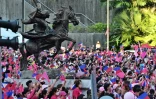 Des soutiens de la vice-présidente et candidate à la présidentielle philippine, Leni Robredo, le 7 mai 2022 à Manille 