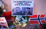 Des fleurs, des photos et des drapeaux déposés le 21 décembre 2018 en hommage aux deux femmes scandinaves tuées au Maroc