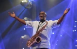 Manu Dibango le 29 juin 2018 lors d'un concert à Abidjan