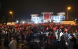 Des partisans de Recep Tayyip Erdogan célèbrent sa victoire électorale devant le palais présidentiel à Ankara, le 29 mai 2023