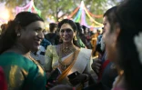 Des membres de la communauté transgenre participent au festival annuel Koovagam, le 28 avril 2026 à Kallakurichi, dans l'Etat indien méridional du Tamil Nadu 