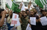 Des manifestants défilent à Srinagar, la capitale du Cachemire indien, pour protester contre la révocation de l'autonomie de la région par New Delhi, le 16 août 2019