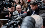 Eric Ciotti entouré de médias le 13 juin 2024, à Paris
