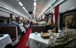 Dans le wagon restaurant de l'Express de l'Est à Ankara, le 5 janvier 2022