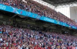 Une foule assiste Ă un match de football Croatie-Espagne Ă Copenhague le 28 juin 2021