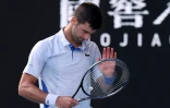 Le joueur de tennis serbe Novak Djokovic lors de sa défaite contre l'Italien Jannik Sinner en demi-finale de l'Open d'Australie à Melbourne le 26 janvier 2024
