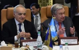 Le secrétaire général de l'ONU Antonio Guterres (D) et l'envoyé spécial des Nations unies pour la Libye, Ghassan Salame (G), le 30 mars 2019 à Tunis