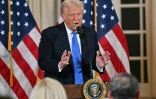 Le président américain Donald Trump s'exprime lors d'un dîner organisé pour les sénateurs républicains américains, en Floride, le 7 février 2025